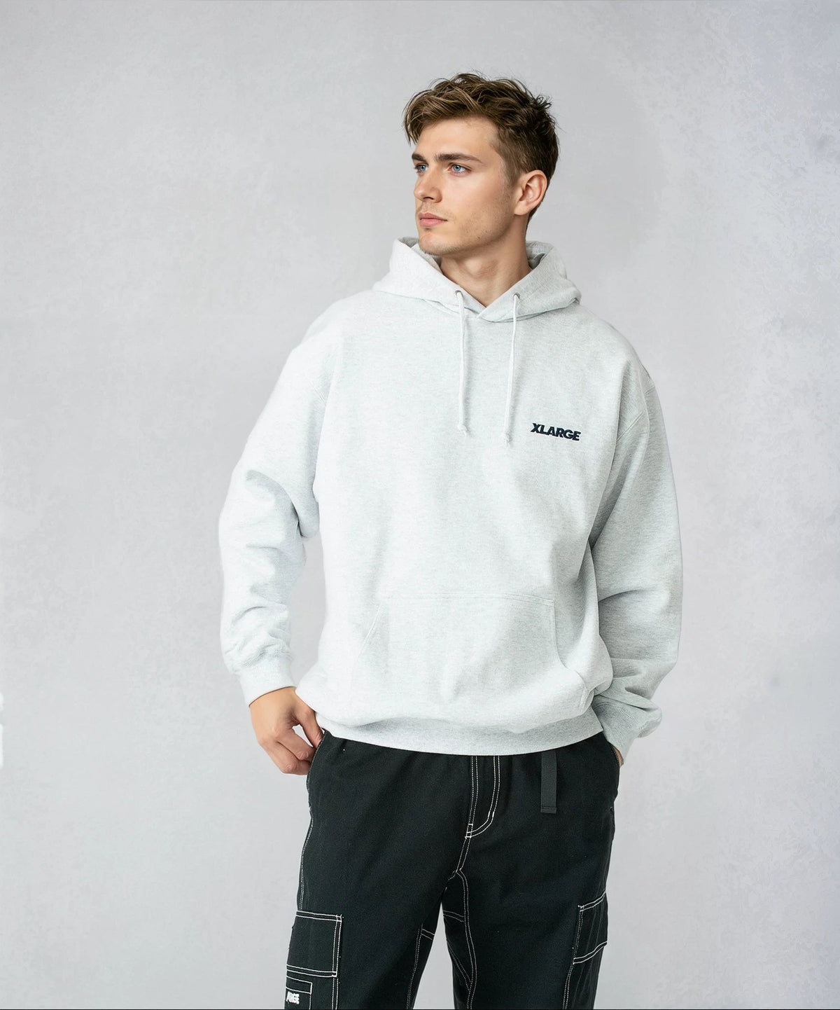 CHENILLE SLANTED OG PULLOVER MIT KAPUZE