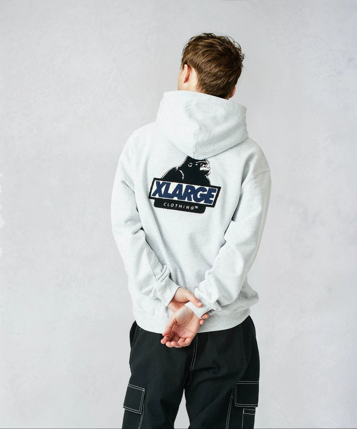 CHENILLE SLANTED OG PULLOVER MIT KAPUZE