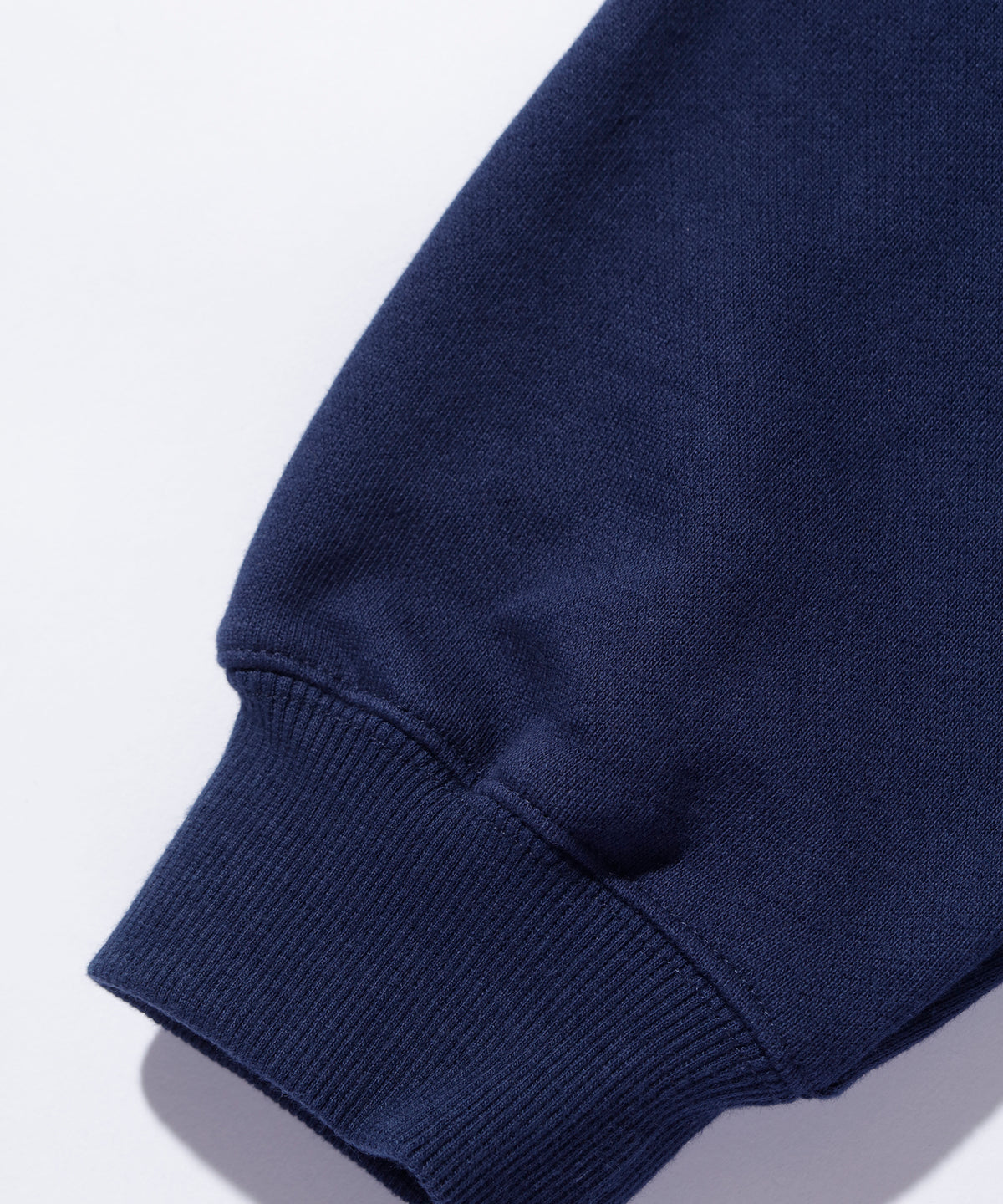CHENILLE SLANTED OG PULLOVER MIT KAPUZE