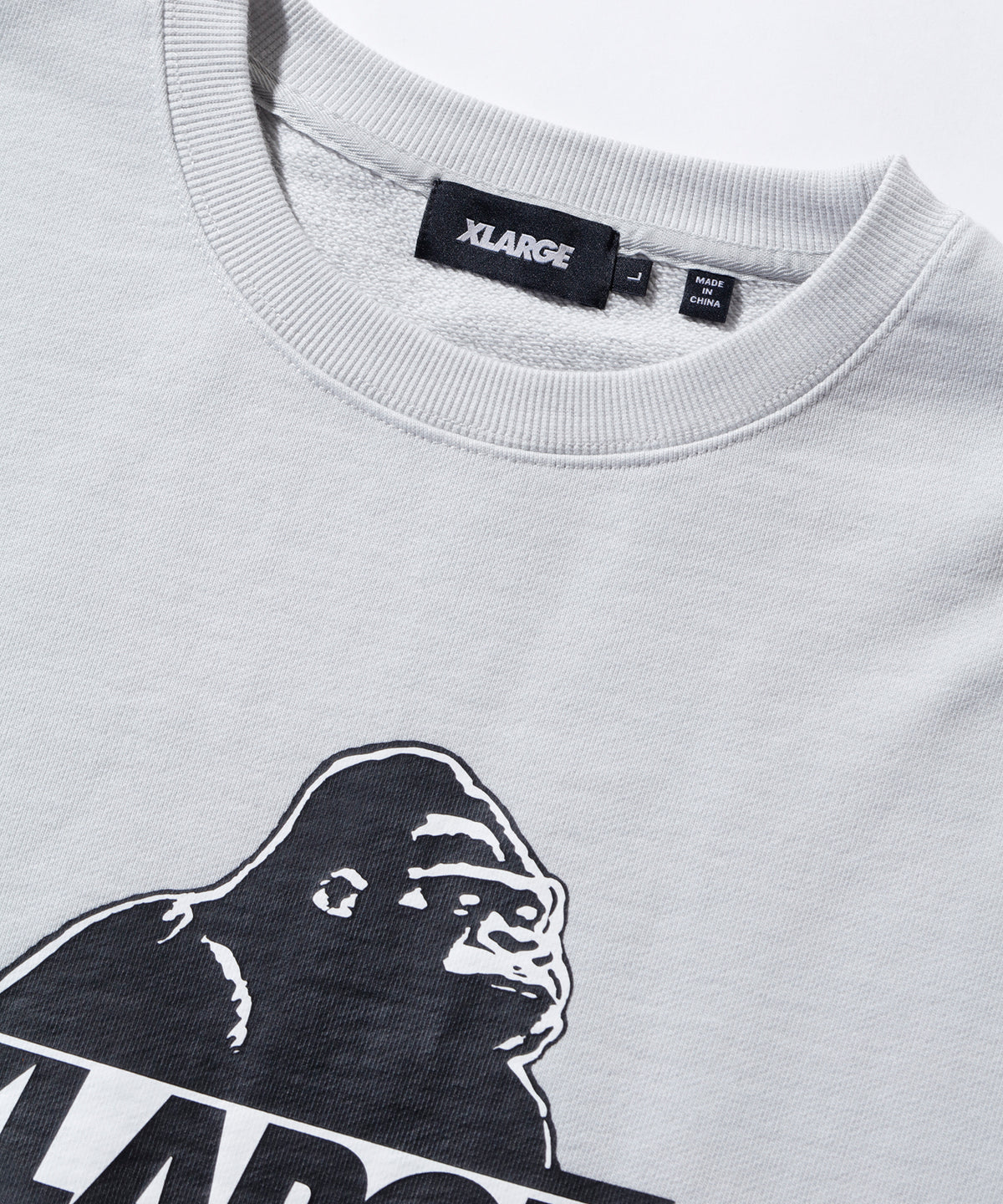 SCHRÄGES OG-SWEATSHIRT MIT RUNDHALSAUSSCHNITT