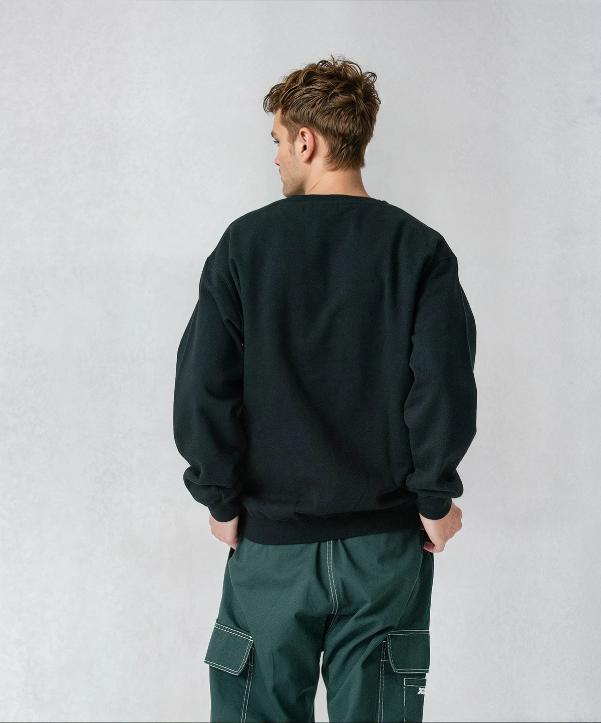 SCHRÄGES OG-SWEATSHIRT MIT RUNDHALSAUSSCHNITT