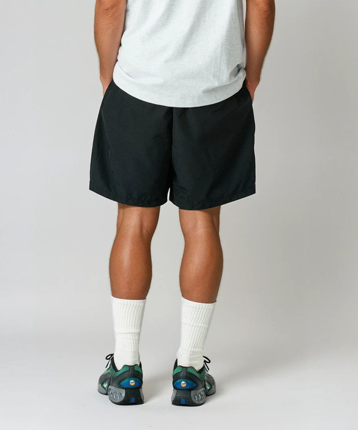 KURZE HOSE AUS NYLON MIT STICKEREI